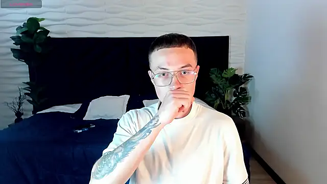 Lil James online show from November 2025 08:40:01 PM