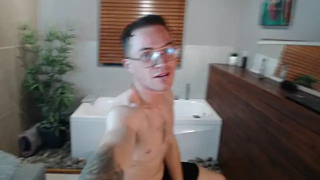 Lil James online show from December 2025 08:14:02 PM