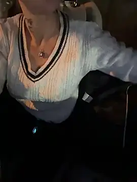 Snapshot of GoddesslaylaX chatting on November 2025 07:09:01 AM GoddesslaylaX online show from November 2025 07:09:01 AM