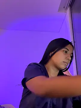 aly nicols online show from November 2025 04:23:02 AM