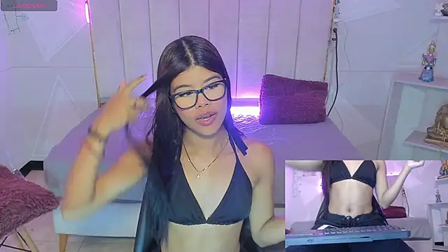 Snapshot of Sidney_Brownn chatting on October 2025 11:06:02 PM Sidney Brownn online show from October 2025 11:06:02 PM