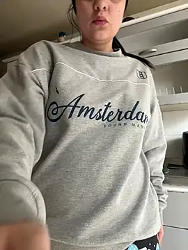 Selena Roa online show from March 2026 05:50:02 PM