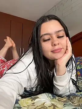 Snapshot of Selena_Roa chatting on April 2026 12:07:02 PM Selena Roa online show from April 2026 12:07:02 PM