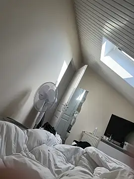 BicolorCandidate81 online show from October 2025 12:39:02 PM