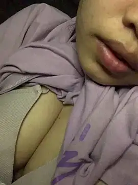 Miuu-Miuu online show from November 2025 04:55:01 PM