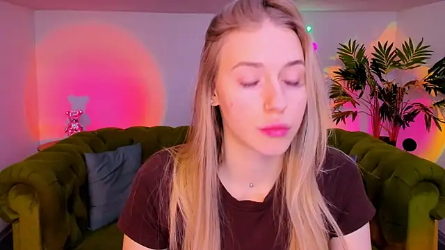 sassy cutie online show from November 2025 06:07:02 AM