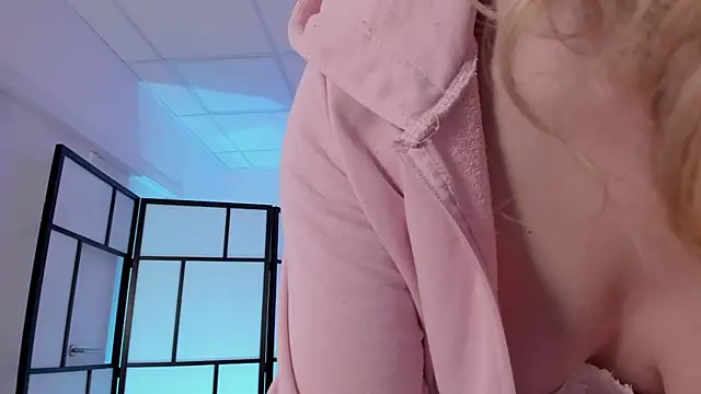 Snapshot of Synrix chatting on October 2025 06:34:01 AM Synrix online show from October 2025 06:34:01 AM