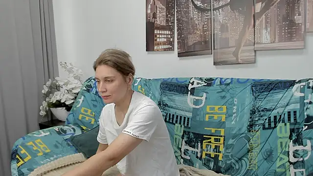 Tenderly Sophie online show from November 2025 02:22:01 AM