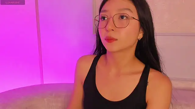 Snapshot of sydney_miller_ chatting on May 2026 01:40:02 PM sydney miller online show from May 2026 01:40:02 PM