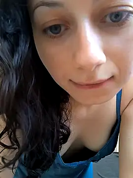 Meiii27 online show from November 2025 03:47:01 PM