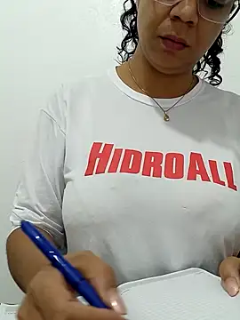 Bruninhadeusa online show from March 2026 01:16:02 PM