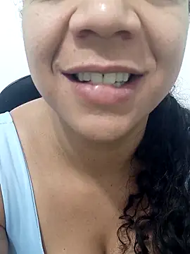 Bruninhadeusa online show from April 2026 09:01:02 PM