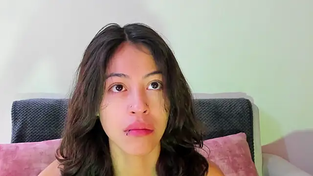 emily jonessxx online show from November 2025 01:11:01 PM