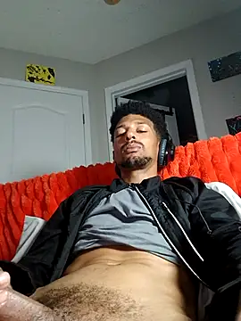 Snapshot of BigPrettyDick777 chatting on January 2026 11:43:02 PM BigPrettyDick777 online show from January 2026 11:43:02 PM