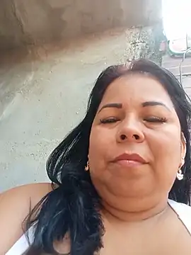 Snapshot of mother2-divorced chatting on June 2026 01:56:01 PM mother2-divorced online show from June 2026 01:56:01 PM