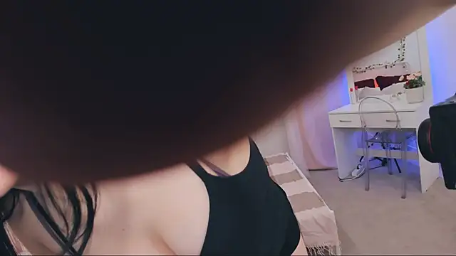 AriaThorn online show from November 2025 11:10:02 AM