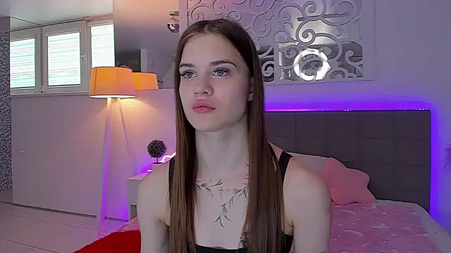Snapshot of LuisaClover chatting on May 2026 12:34:02 PM LuisaClover online show from May 2026 12:34:02 PM