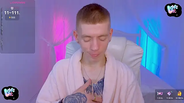 Cristian  Dior online show from December 2025 07:32:01 PM