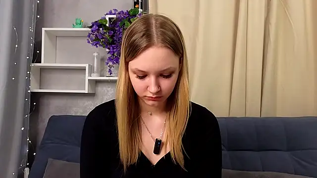 Snapshot of ElissaGlod chatting on February 2026 01:09:02 PM ElissaGlod online show from February 2026 01:09:02 PM