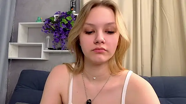 Snapshot of ElissaGlod chatting on February 2026 11:20:01 AM ElissaGlod online show from February 2026 11:20:01 AM