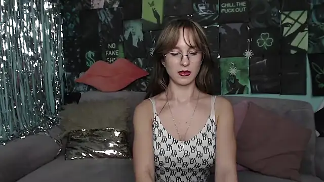 AlishaKellyi online show from December 2025 05:46:01 AM