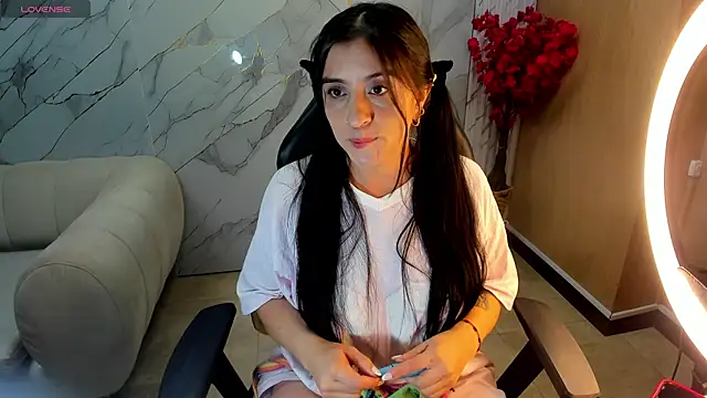 andrea tasty tf online show from December 2025 12:55:01 PM