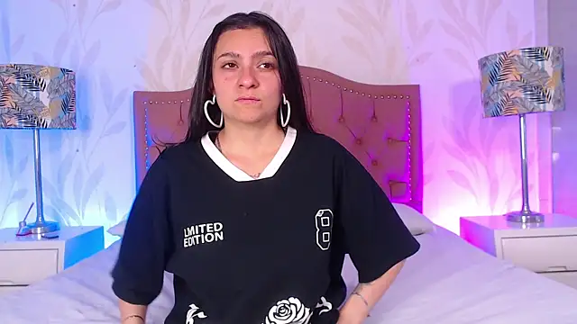 Emmy Palacios online show from December 2025 12:11:02 PM