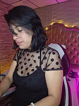 Roxanne Han online show from November 2025 11:54:01 AM