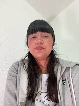 misschloe  online show from October 2025 01:59:02 PM