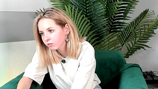 AudreyBilbrew online show from October 2025 02:38:01 PM