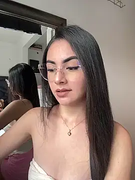 IslaCole online show from February 2026 09:24:01 PM