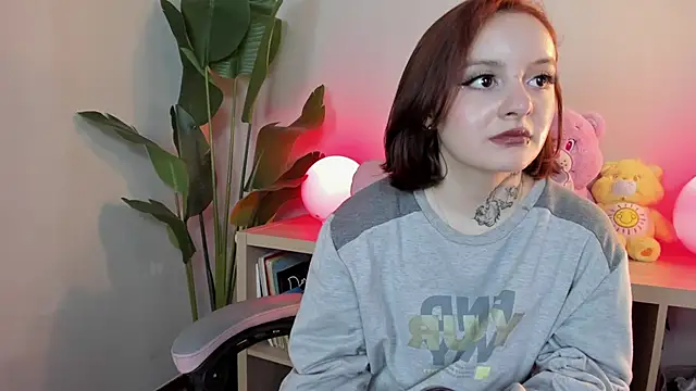 Snapshot of lexirouge__ chatting on October 2025 12:40:02 PM lexirouge   online show from October 2025 12:40:02 PM