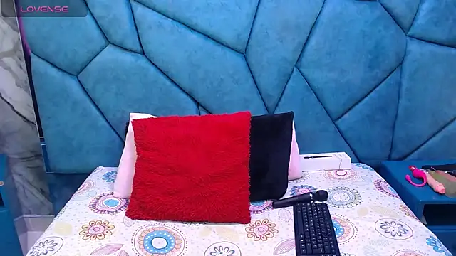 JulietaDiamond online show from April 2026 03:11:01 AM