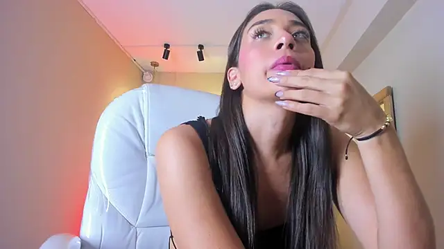 Snapshot of NahimiThompson chatting on May 2026 08:14:02 PM NahimiThompson online show from May 2026 08:14:02 PM