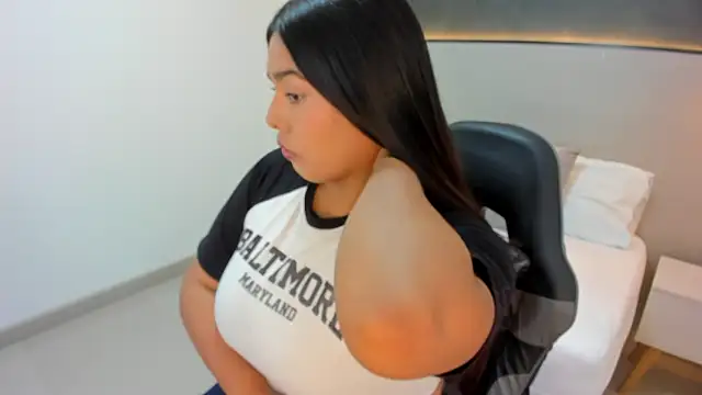 Snapshot of adrianna_rosse chatting on October 2025 01:23:04 PM adrianna rosse online show from October 2025 01:23:04 PM