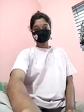 Snapshot of Tushi-10 chatting on May 2026 11:32:01 PM Tushi-10 online show from May 2026 11:32:01 PM