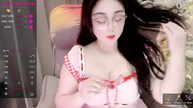 Snapshot of Monica-666888- chatting on May 2026 10:17:01 PM Monica-666888- online show from May 2026 10:17:01 PM
