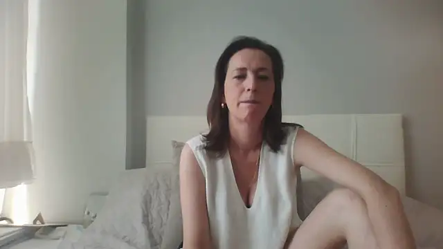 Snapshot of ArianaStarr chatting on June 2026 07:00:01 AM ArianaStarr online show from June 2026 07:00:01 AM