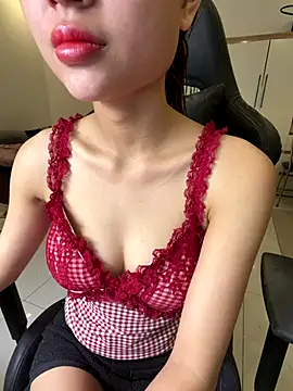 Snapshot of __Lilybae__ chatting on November 2025 12:58:02 PM Lilybae online show from November 2025 12:58:02 PM