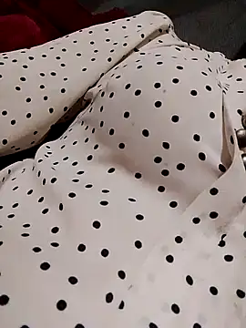 TRIEUTRIEU20 online show from October 2025 02:41:02 PM