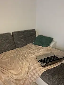 EllaMoonlight online show from December 2025 10:10:02 AM