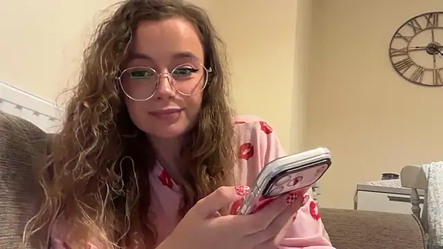 lolatheangel online show from December 2025 04:11:01 PM