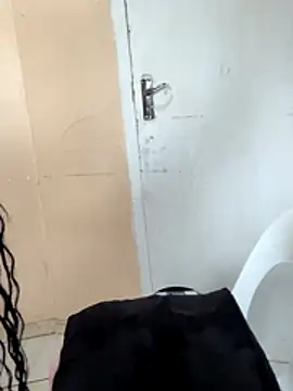 Nicole bash online show from December 2025 07:05:01 AM