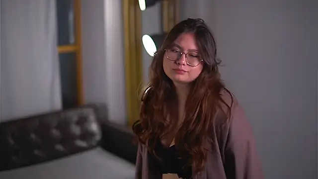 Snapshot of LeliaPeeler chatting on October 2025 05:25:02 PM LeliaPeeler online show from October 2025 05:25:02 PM