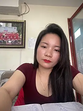 Bee Yellow00 online show from March 2026 08:52:02 AM