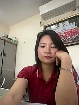 Bee Yellow00 online show from March 2026 08:53:02 AM