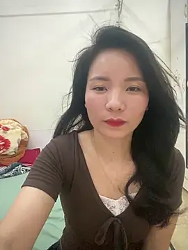 Bee Yellow00 online show from April 2026 04:51:01 AM