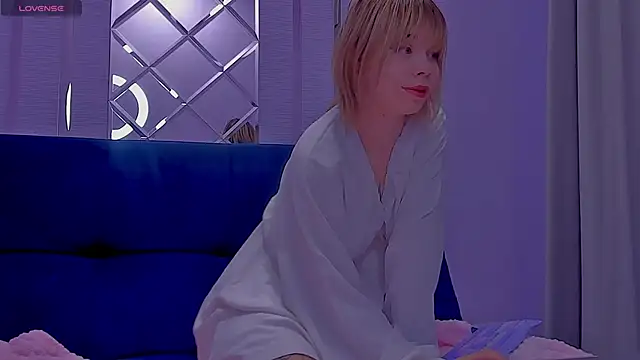 Milena brilliant online show from October 2025 10:11:02 AM