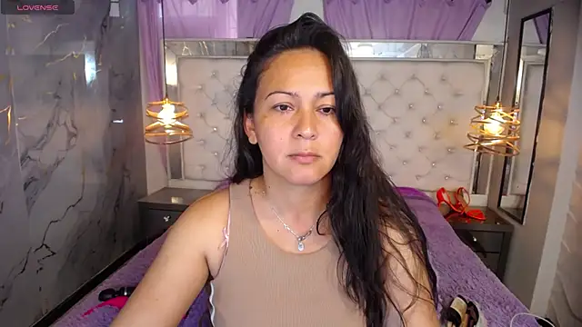 Melissa-roberts online show from December 2025 07:55:01 PM