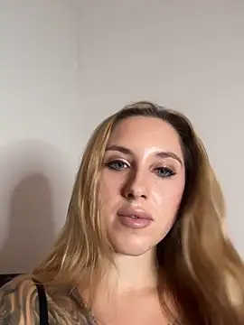 LaraHorneyy online show from October 2025 05:09:02 PM